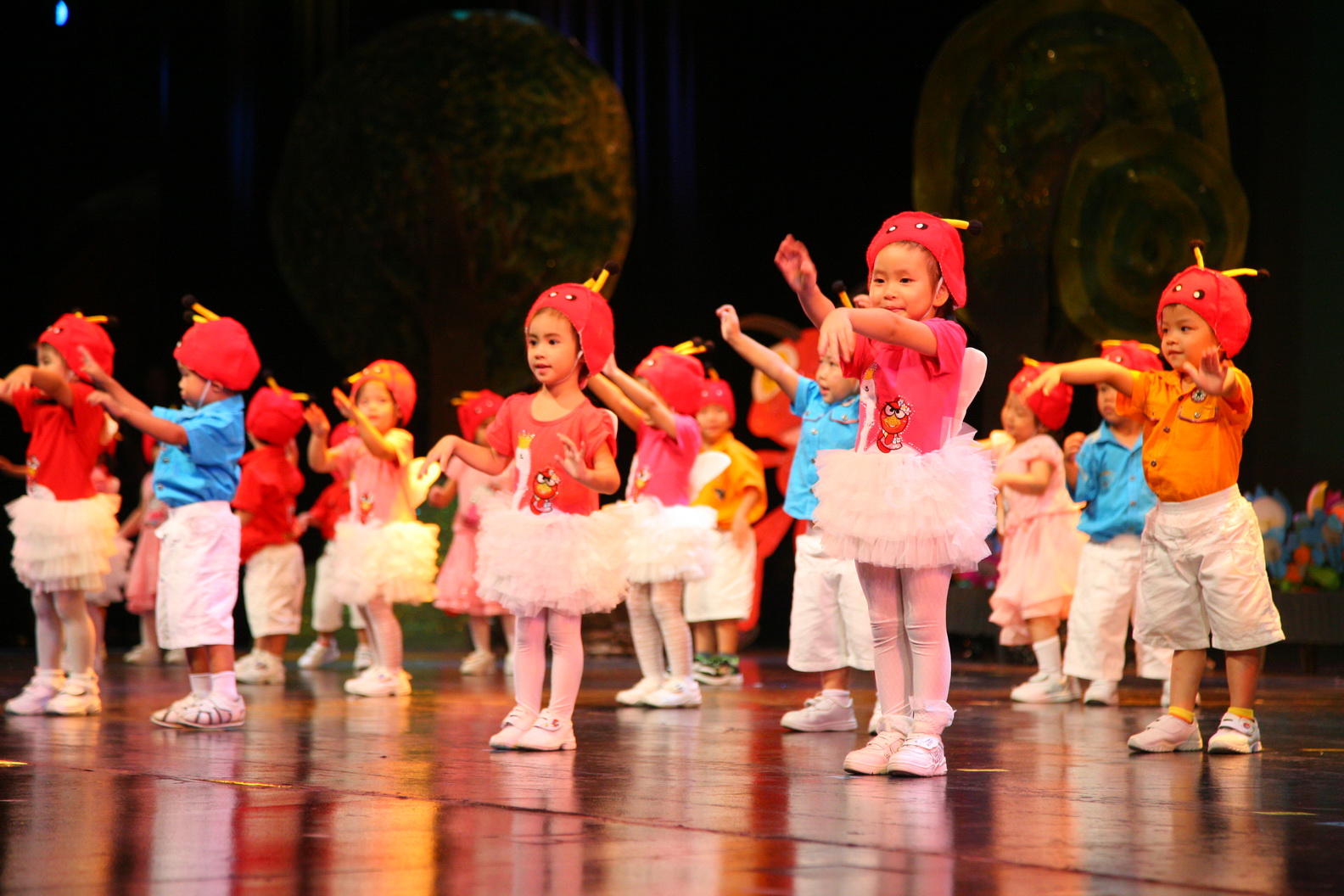 Varee_Annual_Performance 2013_Kindergarten_C1_018